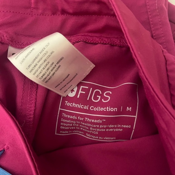 FIGS WOMENS RASPBERRY SORBET SET - Picture 4 of 4